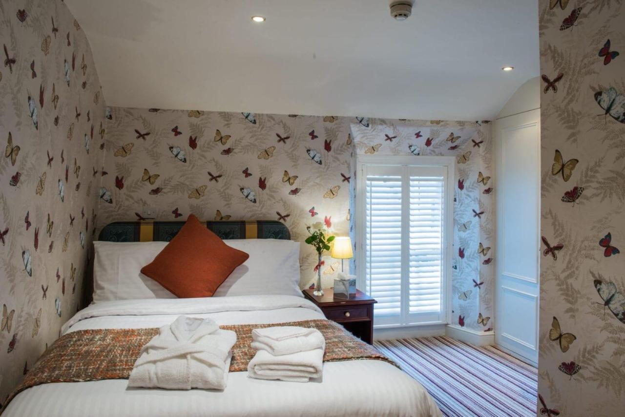 The Bear, Cowbridge Hotel Exterior photo