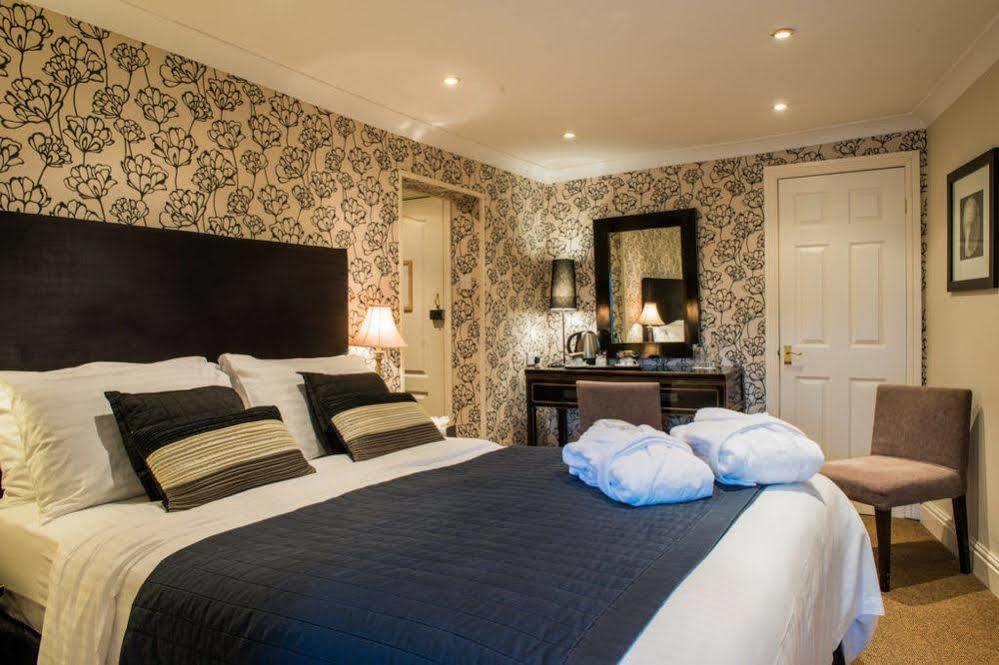 The Bear, Cowbridge Hotel Exterior photo